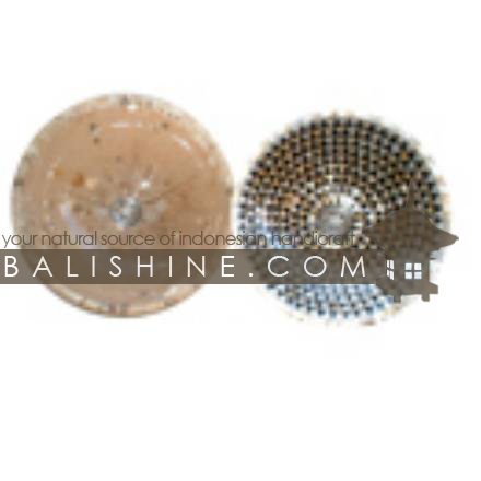 Balishine: Your natural source of indonesian handicraft presents in its Home Decor collection the Sinks:11DIV120:These sinks are produced in Indonesia. The first one made from resin and white sandy beach. The second one is format by the black and white mother shell skin.    