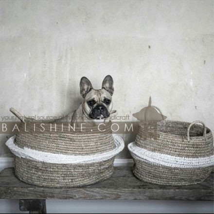 Balishine: Your natural source of indonesian handicraft presents in its Home Decor collection the Basket:12JEN367436:This set of 3 basket is made from 