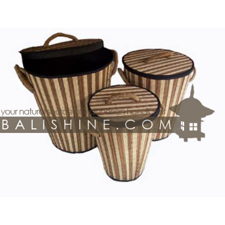 Balishine: Your natural source of indonesian handicraft presents in its Home Decor collection the Basket Set Of 3:12JAS363018:This set of 3 rounds baskets is produced in Indonesia made from coconut root.  Brown color