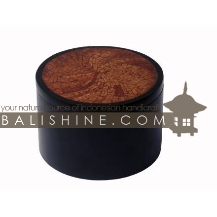 Balishine: Your natural source of indonesian handicraft presents in its Home Decor collection the Teak Wood Box:12KAL4457:This box is produced in Indonesia made from teak wood with cinamon and resin.  