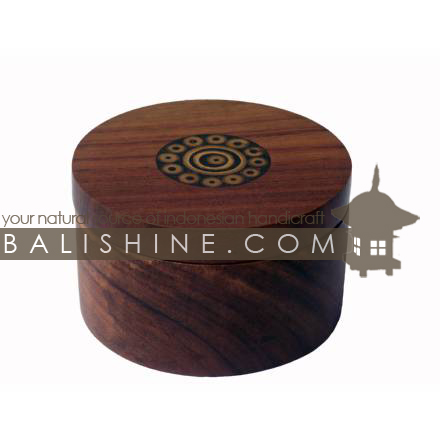 Balishine: Your natural source of indonesian handicraft presents in its Home Decor collection the Sono Wood Box:12KAL4458:This box is produced in Indonesia made from sono wood and the small tropical bamboo with resin.  