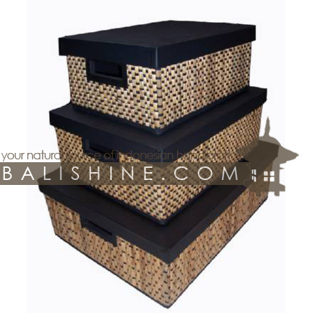 Balishine: Your natural source of indonesian handicraft presents in its Home Decor collection the Box Set Of 3:12JAS42736:This set of 3 rectangulars boxes is produced in Indonesia made from seagrass and aluminium.  Natural and black color