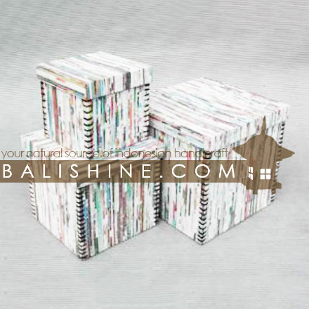 Balishine: Your natural source of indonesian handicraft presents in its Home Decor collection the Square Box Set Of 3:12JAS42775:This set of 3 squares boxes is produced in Indonesia made from paper.  Natural and chocolate color