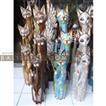 balishine This decorative cat statue is a handicraft of Bali made from albasia wood.