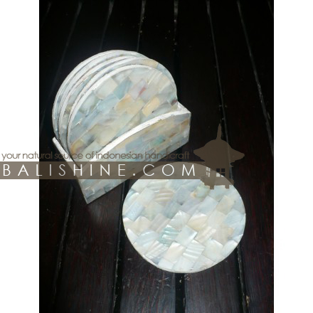 Balishine: Your natural source of indonesian handicraft presents in its Tableware collection the Coaster Set of 6 In The Box:631CAW6175:This set of 6 coasters and box is produced in Bali made from white shell  Same as picture