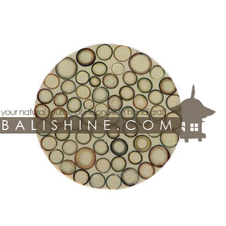 Balishine: Your natural source of indonesian handicraft presents in its Tableware collection the Coaster:631DIV1195:This round coaster is  produced in Bali this handicraft is made from resin  and the small tropical bamboo  
