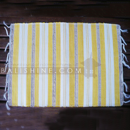 Balishine: Your natural source of indonesian handicraft presents in its Tableware collection the Placemats:628VIN5674:This rectangular placemate is  produced in Bali this handicraft is made from seagrass.  Same as picture