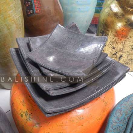 Balishine: Your natural source of indonesian handicraft presents in its Tableware collection the Platter set of 3:634LJP7541:This set of 3 platters is produced in Bali from terracota.  lots of colors available. Display available, please contact us.