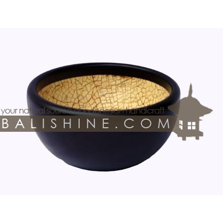 Balishine: Your natural source of indonesian handicraft presents in its Tableware collection the Salad Bowl:629KAL1078:This bowl is produced in Bali made from mango wood and the matting of the skin of white coconut shell.  