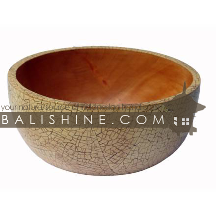 Balishine: Your natural source of indonesian handicraft presents in its Tableware collection the Salad Bowl:629KAL1080:This bowl is produced in Bali made from teak wood and the matting of the skin of white coconut shell.  