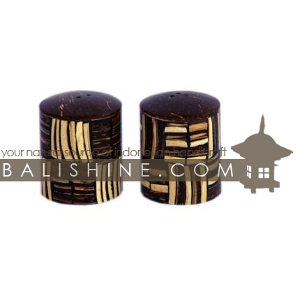 Balishine: Your natural source of indonesian handicraft presents in its Tableware collection the Saltcellars and Pepper Pots:630DIV1174:This set of round saltcellars and pepper pots is produced in Bali made from plywood and the matting of brown and white coconut shell mosaic with resin.  