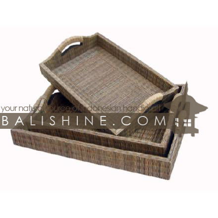 Balishine: Your natural source of indonesian handicraft presents in its Tableware collection the Tray Set Of 3:625JAS3377:This set of 3 rectangular trays is produced in Bali made from coconut root.  Natural color