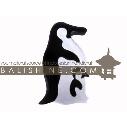 Balishine: Your natural source of indonesian handicraft presents in its Various collection the Puzzle:415BAL8632:This razorbill puzzle is produced in Bali made from albesia wood.  Full color